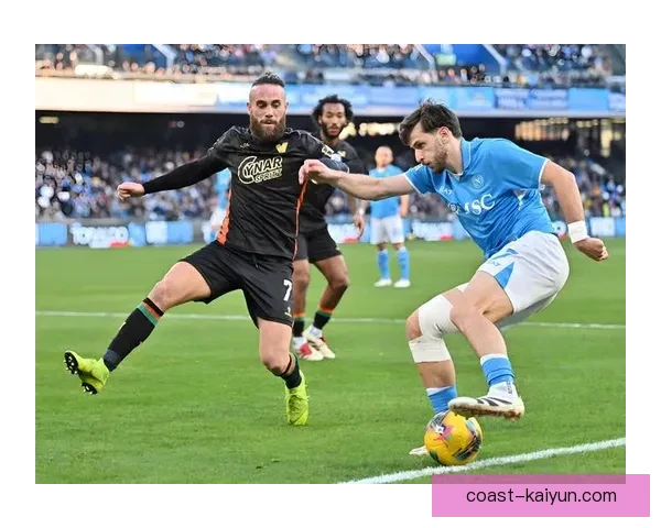 哥伦比亚队高压逼抢持续推进，比赛中表现稳健引发关注